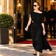 Céline Dion sublime une robe drapée Balenciaga devant son hôtel parisien