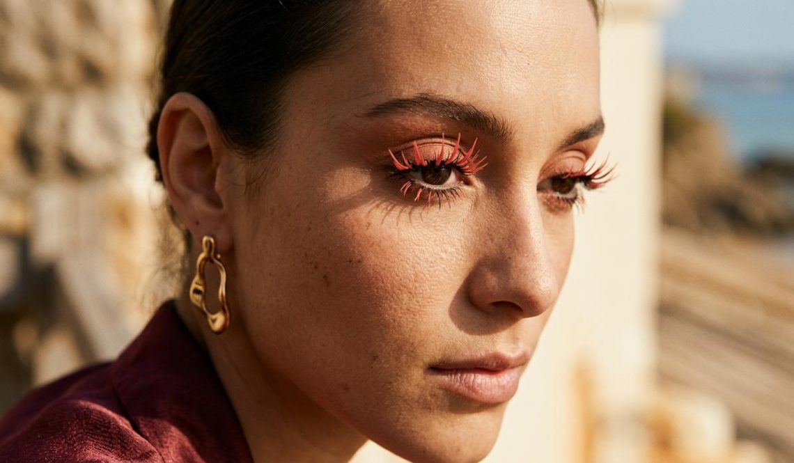 FreshMagazine - Chanel nomme Lucia Pieroni directrice artistique maquillage après ses cils oursin remarqués en 2026