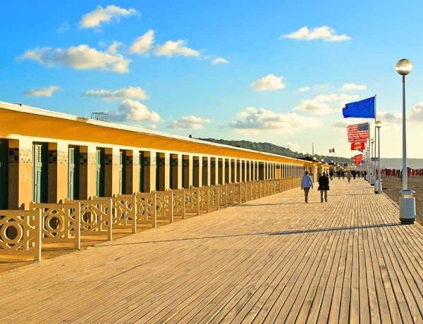 Chanel choisit Deauville pour son défilé Croisière 2027, un retour aux origines de la maison