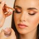 Les sprays fixateurs qui garantissent un maquillage parfait du matin au soir en 2026