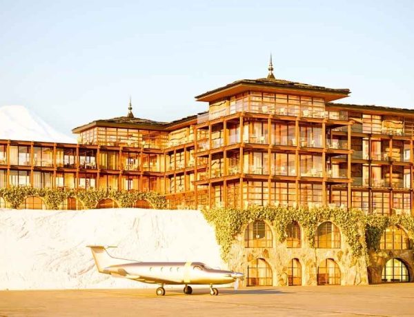 Signé Philippe Starck, ce nouvel hôtel bas carbone ouvre à Courchevel en 2027