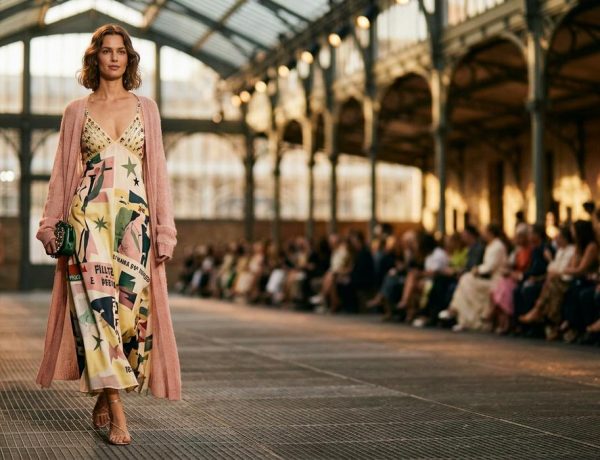 FreshMagazine - Dries Van Noten printemps-été 2027 réinvente le glamour hollywoodien au Carreau du Temple