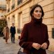 FreshMagazine - Le manteau funnel-neck s'impose comme la tendance outerwear incontournable de l'hiver 2026