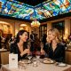 FreshMagParis - Elles réservent le dîner à 280€ du palace Mandarin Oriental Lutetia, mais le vrai réveillon se joue sous la verrière du Salon Saint-Germain