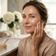 FreshMagParis - Bella Hadid et Michelle Monaghan l'utilisent aussi : ce soin anti-âge teinté à cinq acides hyaluroniques lisse la peau en une seule application