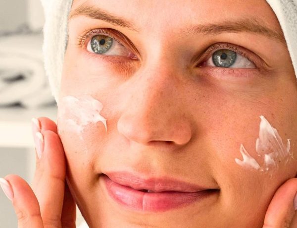 À 9,50 euros le pot, cette crème au spilanthès d'Aroma-Zone lisse les rides en 28 jours selon 87 % des testeurs