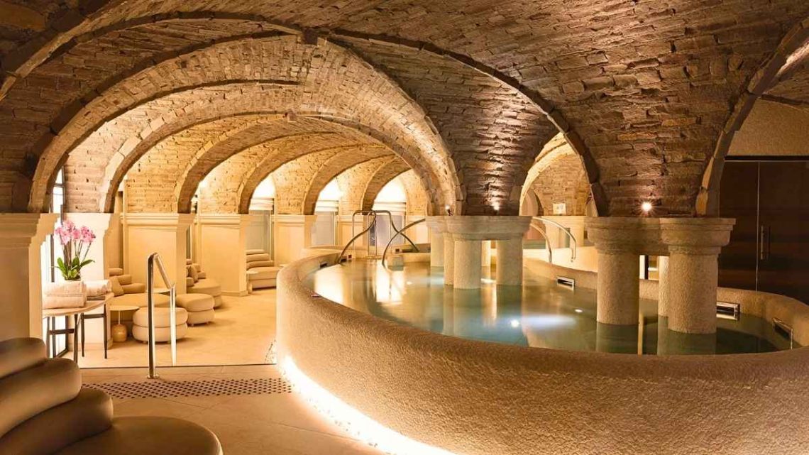 À Saint-Jean-de-Luz, cet hôtel 5 étoiles rénové ouvre un spa de 1 000 m² face à l'Atlantique
