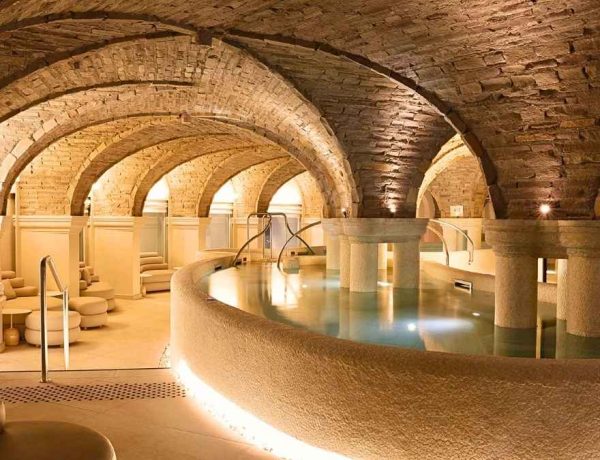 À Saint-Jean-de-Luz, cet hôtel 5 étoiles rénové ouvre un spa de 1 000 m² face à l'Atlantique