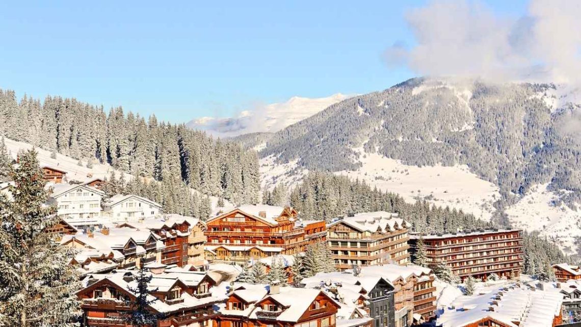 Avec ses dix palaces et son altiport privé, Courchevel 1850 s'impose comme la station de ski française la plus courue de la jet-set