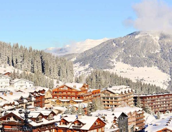 Avec ses dix palaces et son altiport privé, Courchevel 1850 s'impose comme la station de ski française la plus courue de la jet-set
