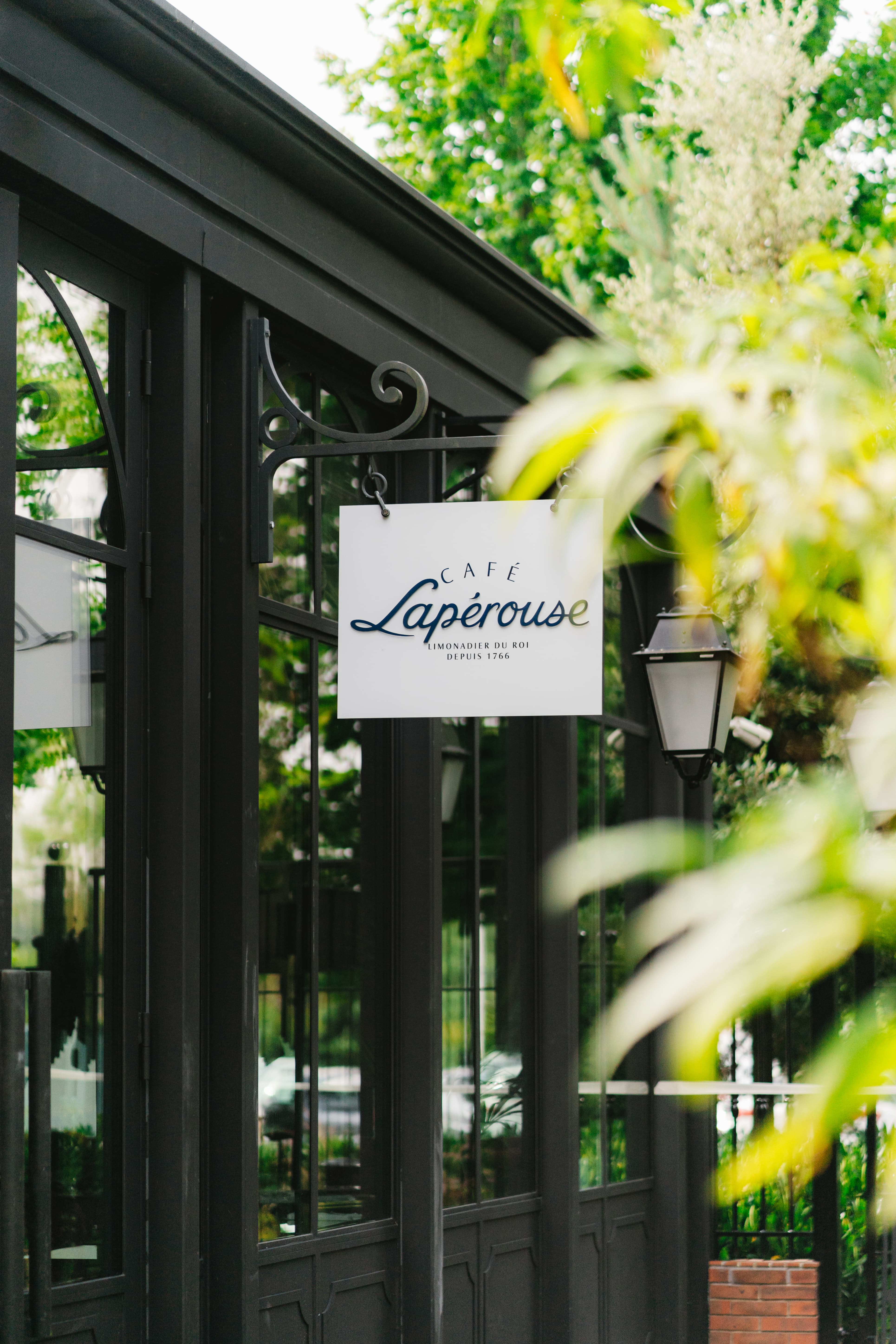 Café Lapérouse Vallée Village extérieur