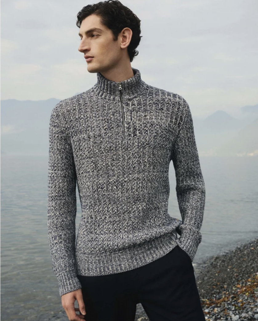 La maille vient réchauffer le resortwear sans perdre en décontraction