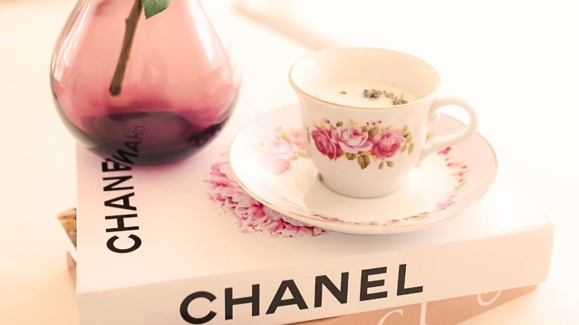 Chanel vise 3,0 kg CO₂ par kilo d'aluminium pour ses emballages beauté d'ici 2030