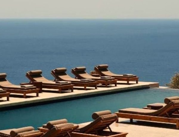 Cyclades 2026 : cinq hôtels de luxe loin des foules entre Folegandros et Mykonos