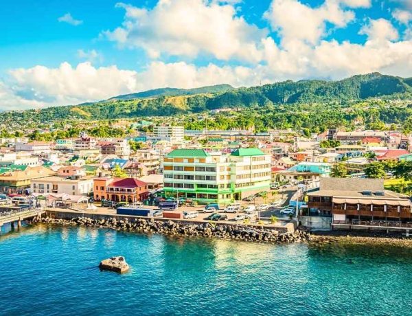Dominique, l'île des Caraïbes paradisiaque où cascades et sources chaudes remplacent les transats