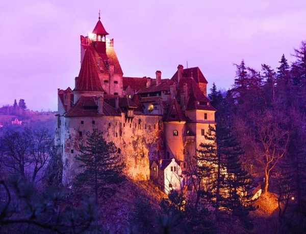 Élue première destination Halloween 2026 devant Salem, la Transylvanie fait revivre Dracula neuf nuits au château de Bran