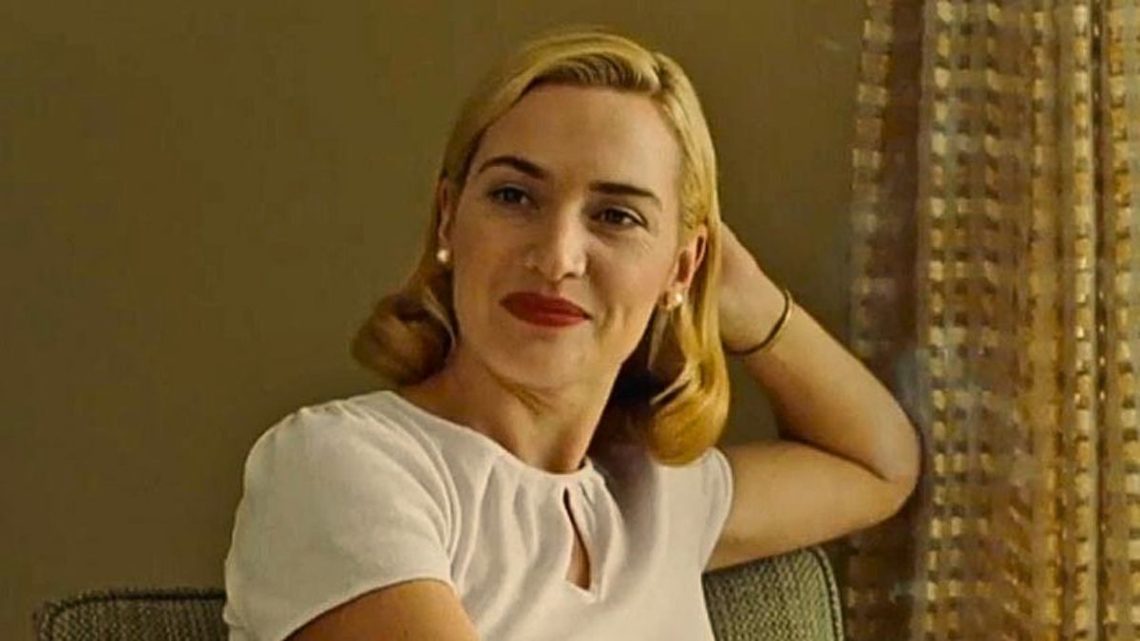 Kate Winslet porte ce parfum Clarins frais et discret pour ses grandes occasions à 51 ans