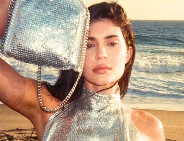 Kylie Jenner immergée aux côtés d'un cheval pour Stella McCartney, loin du glamour Kardashian qu'on lui connaît