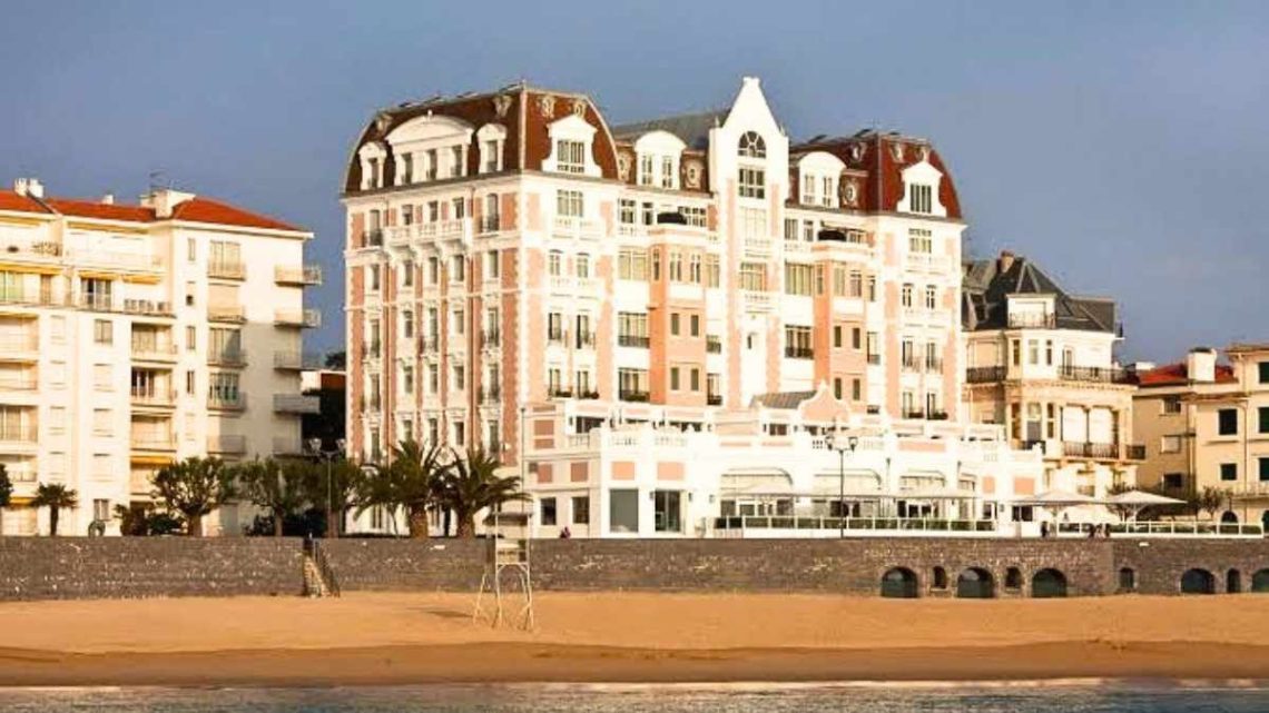 Le Grand Hôtel de Saint-Jean-de-Luz propose ses cures thalasso d'automne dès 800 € dans son spa rénové