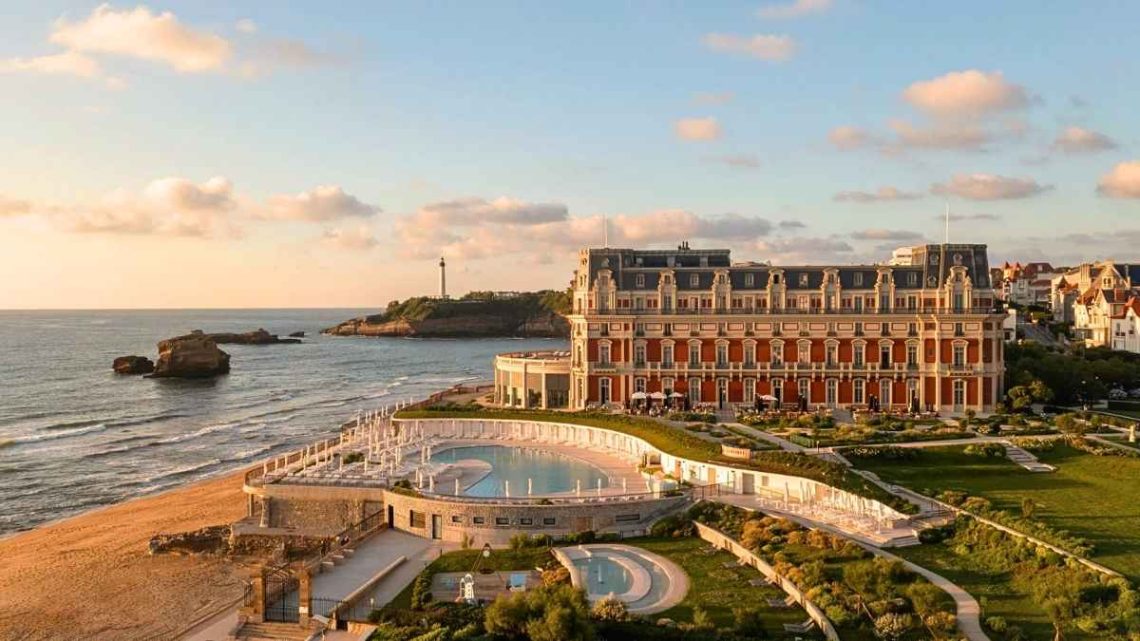 L'hôtel du Palais de Biarritz sans étoile Michelin ni label palace affiche 90% de taux d'occupation en août