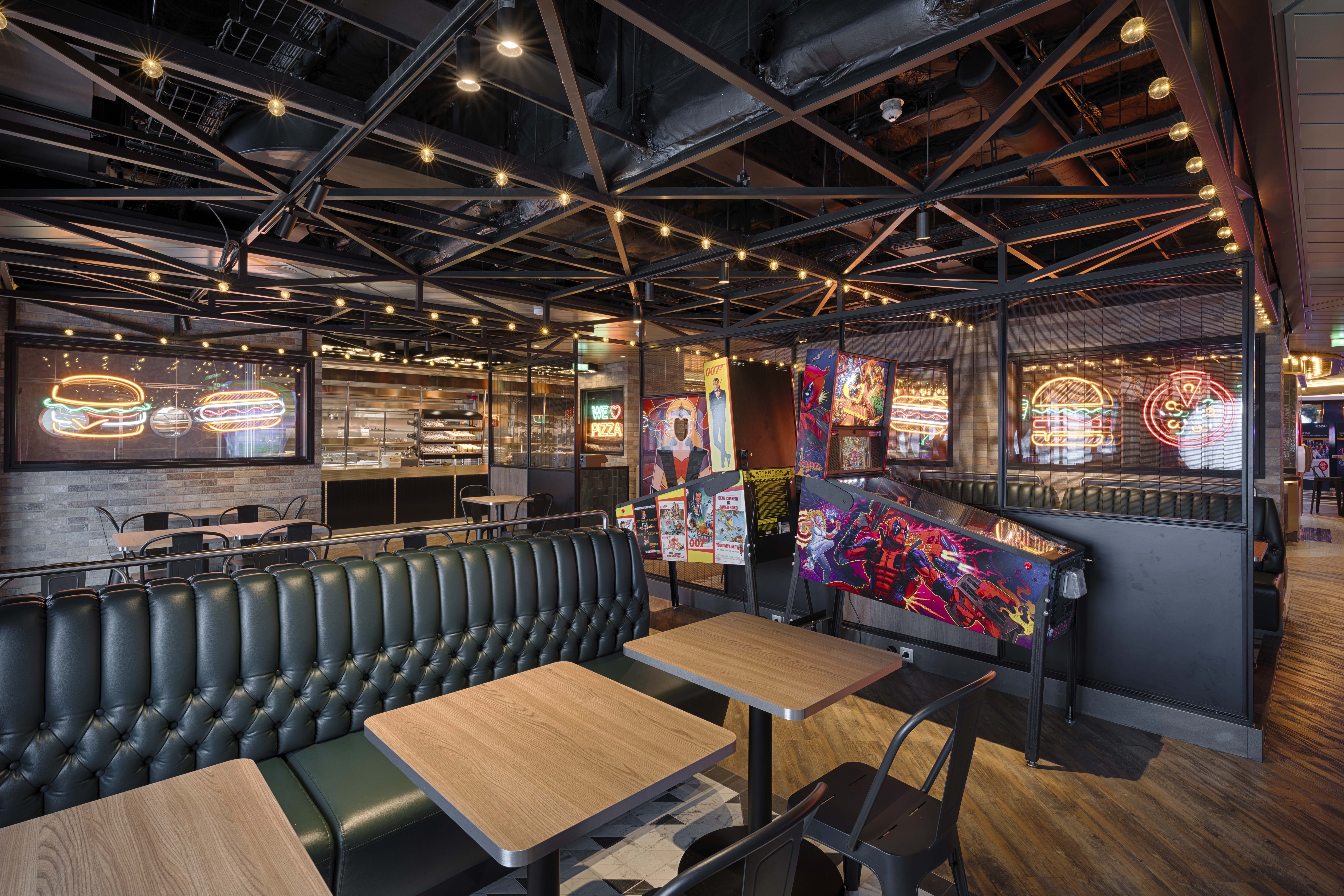 Pizza-Burger-salle-de-jeu-Asia croisière en méditerranée